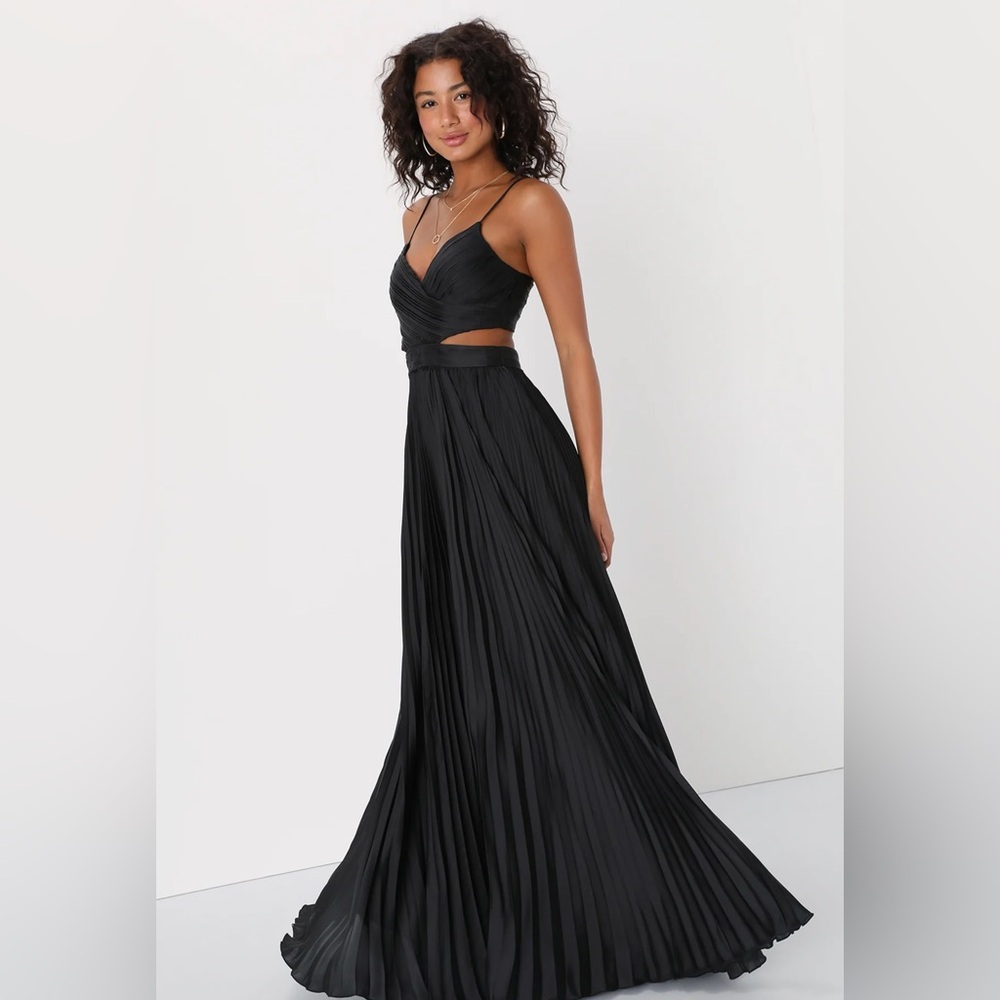 NWOT Lulu's Got the Glam Black Full Pleated Cutout Exposed Zipper Maxi Dress S